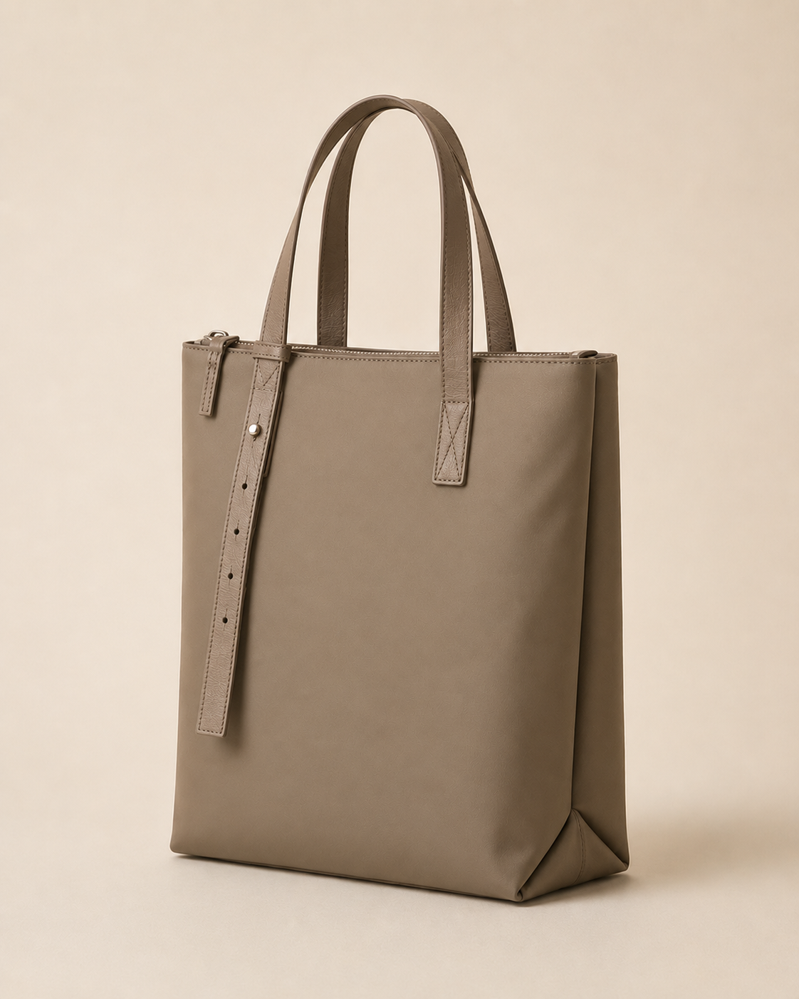 The Marlow tote in beige.